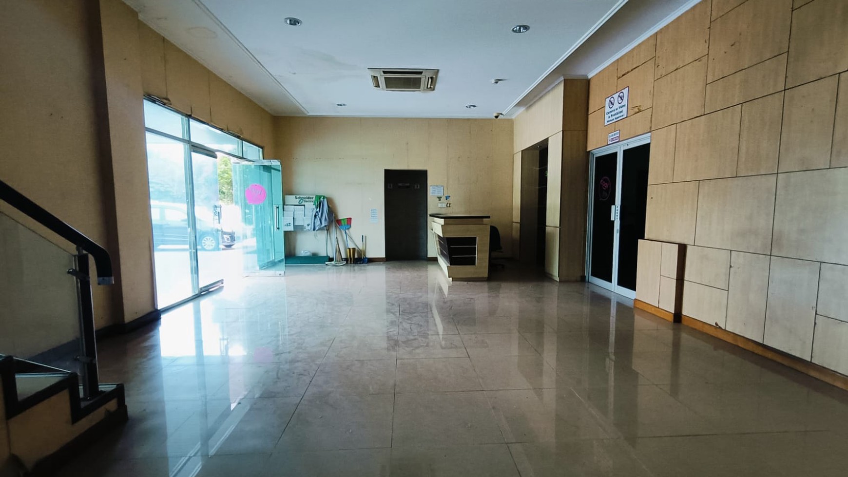 Gedung kantor disewakan ,kawasan MM2100 .cibitung-bekasi