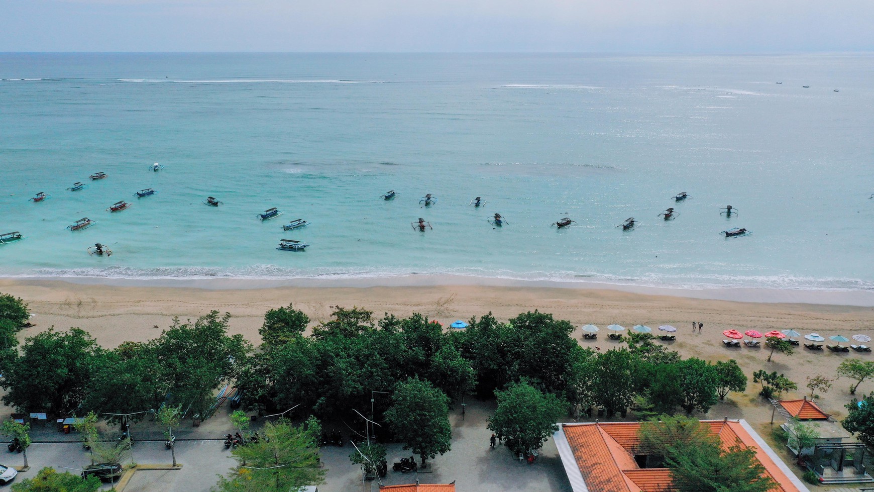 Tanah Pinggir pantai .Kuta - Denpasar.Bali