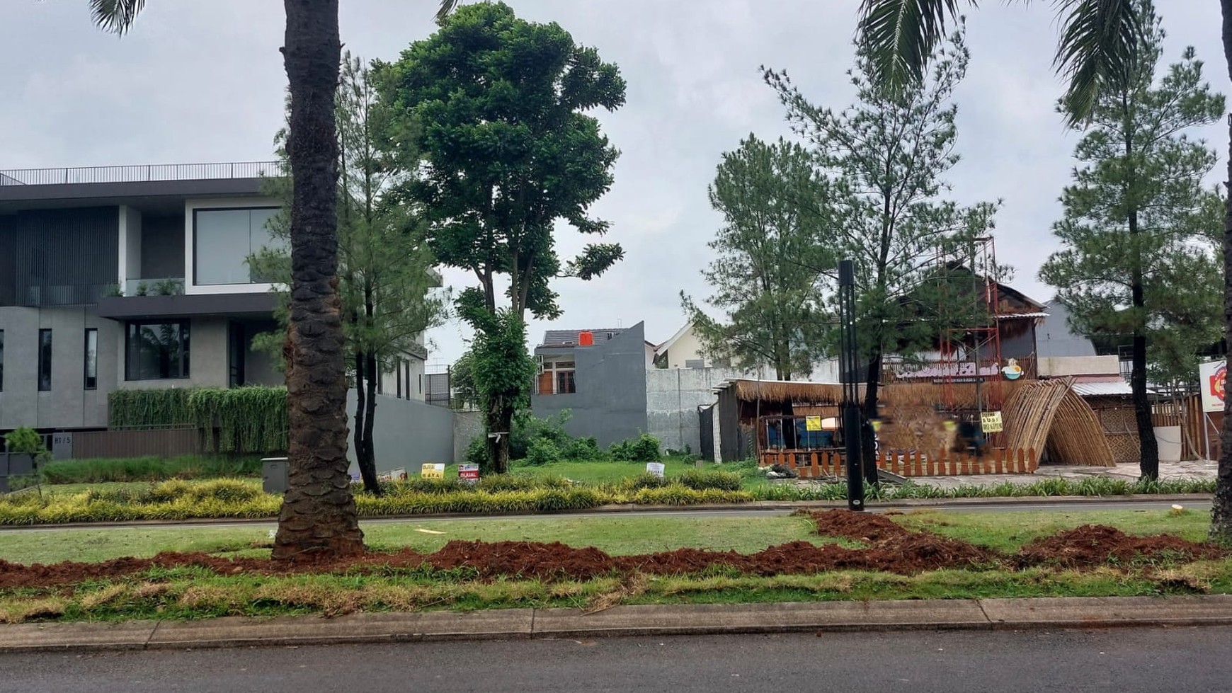 Tanah Boulevard Kota Wisata