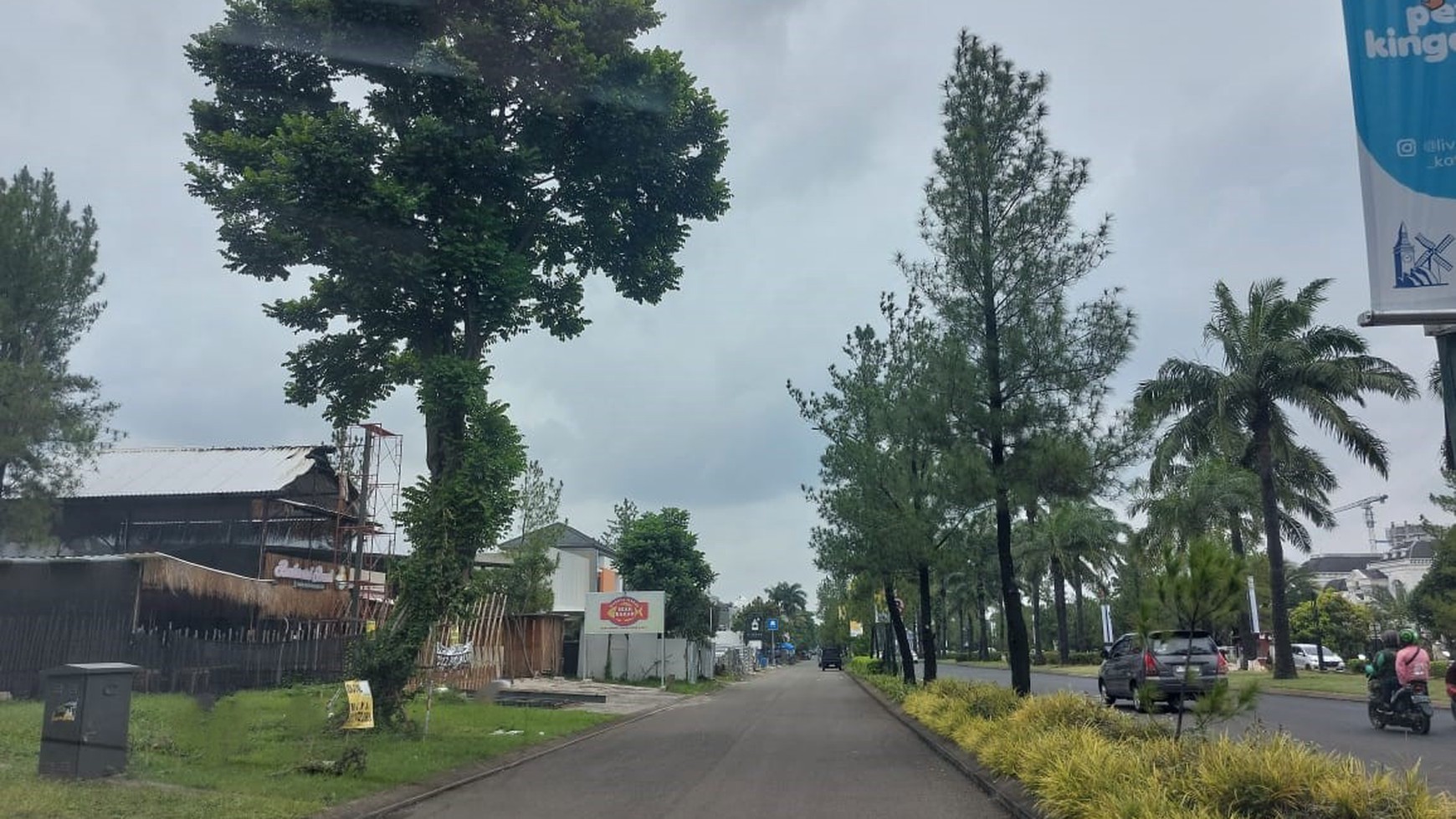 Tanah Boulevard Kota Wisata