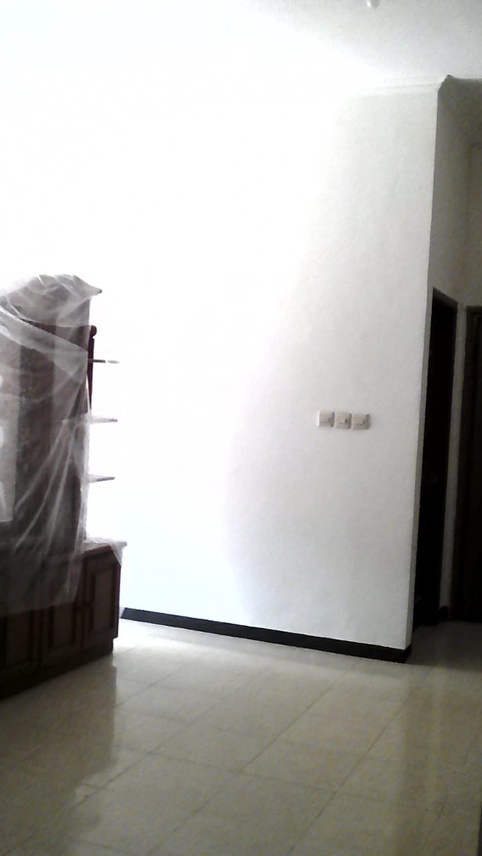 dijual rumah semi furnished graha sampurna