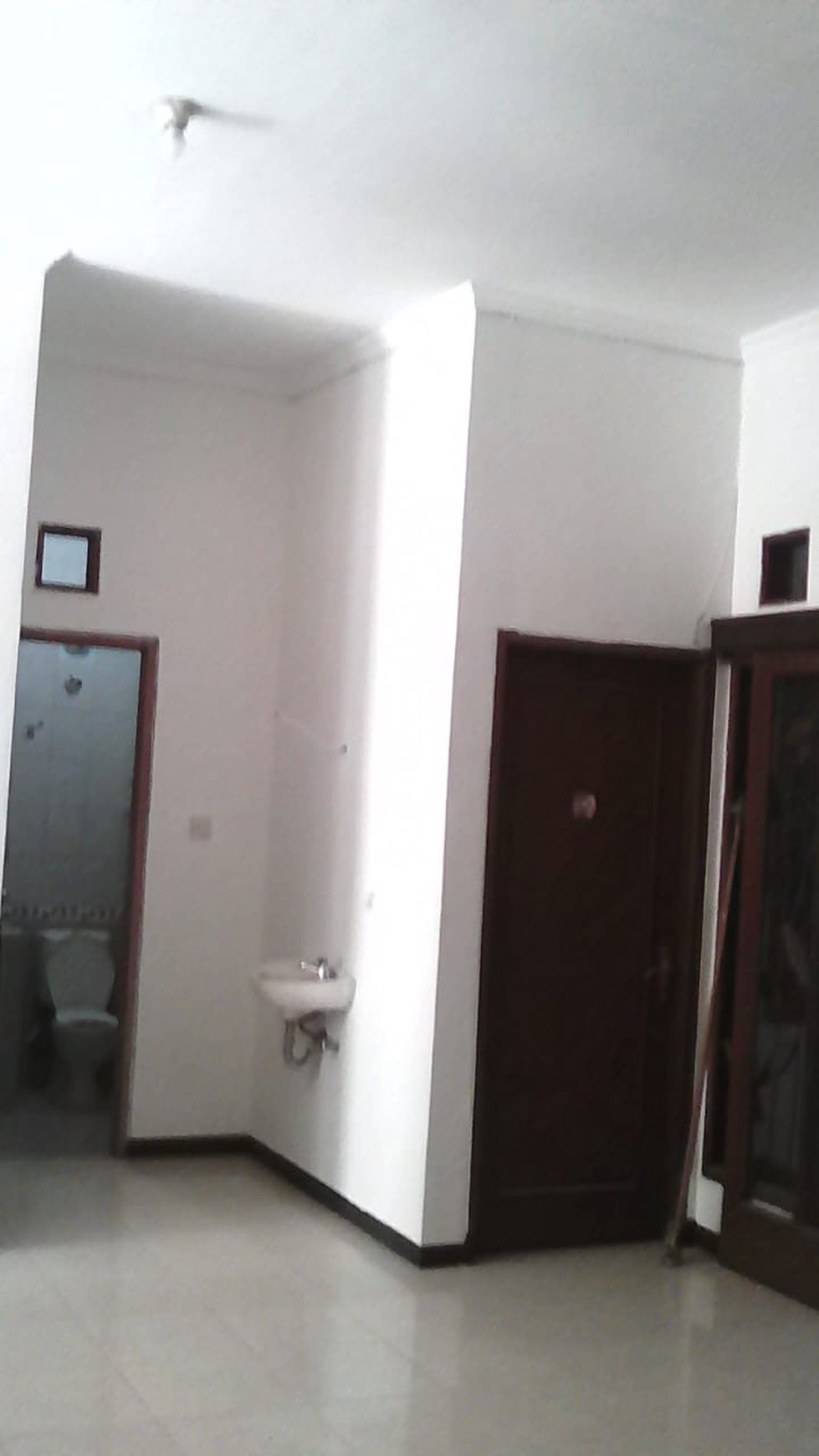 dijual rumah semi furnished graha sampurna