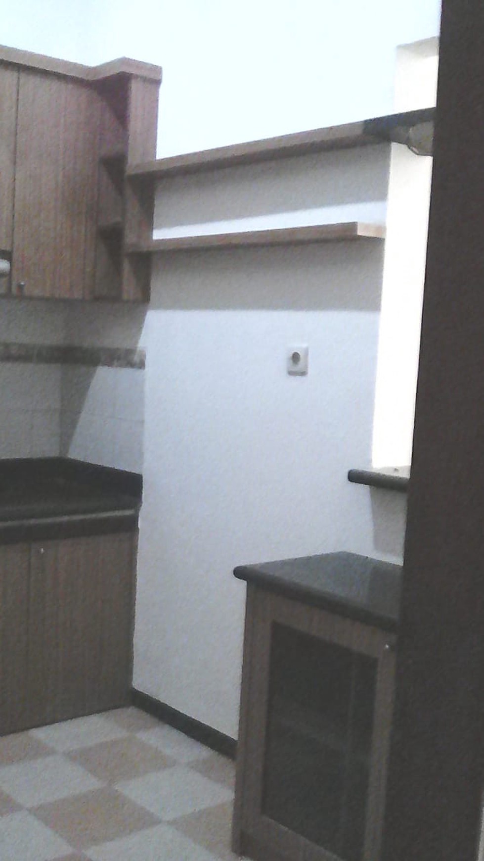 dijual rumah semi furnished graha sampurna