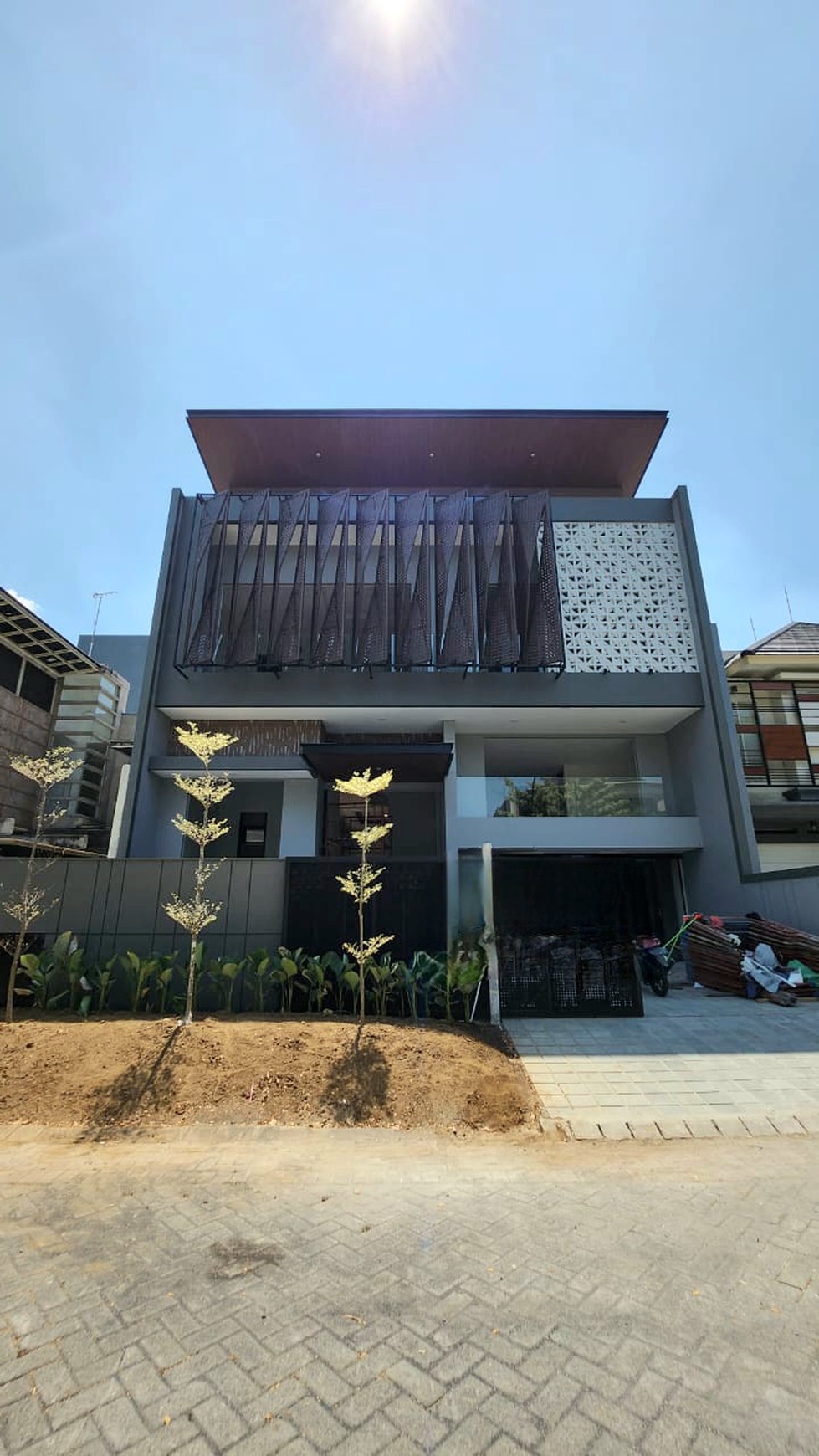 Dijual Rumah Citraland Golf area Somerset - Bukit Golf Internasional Surabaya - NEW Split Level Modern Desain