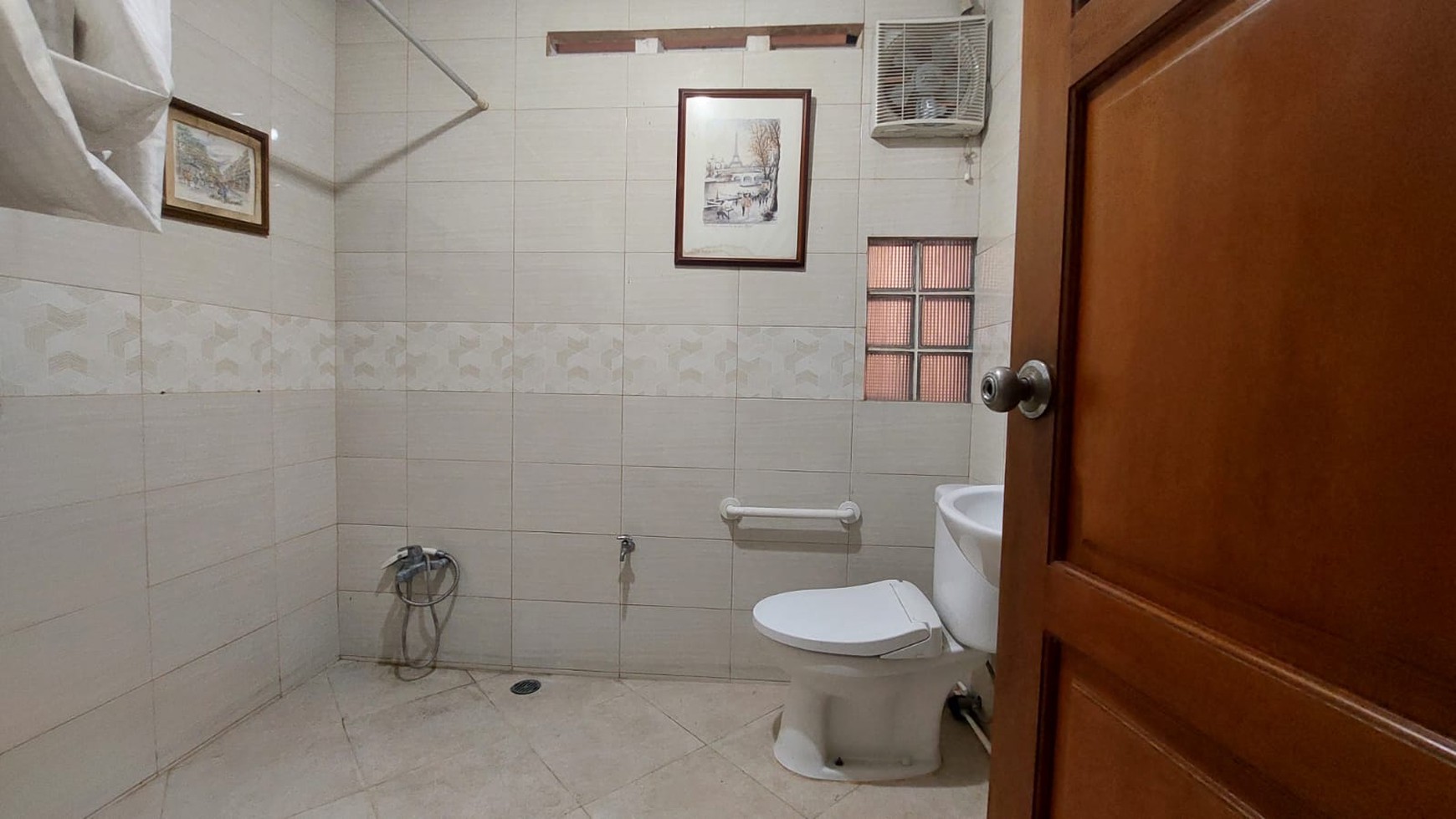 Rumah Hitung Tanah Area Cipete