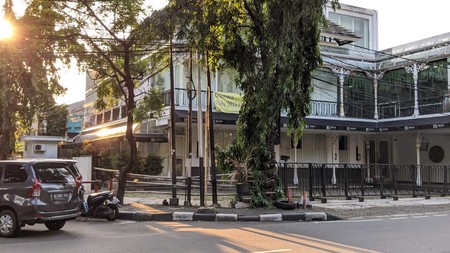 Disewakan gedung di hang tuah raya