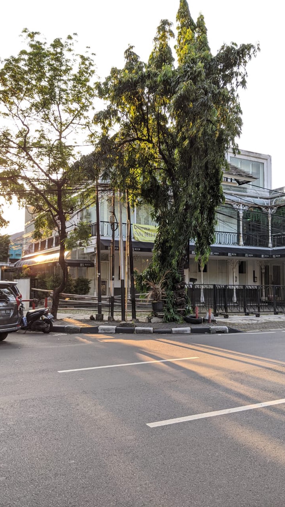 Disewakan gedung di hang tuah raya