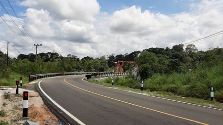 Tanah dekat kelenteng Sijuk, Belitung.