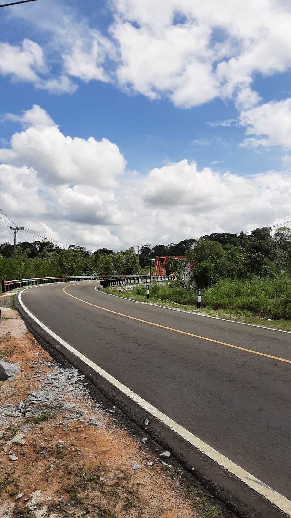 Tanah dekat kelenteng Sijuk, Belitung.