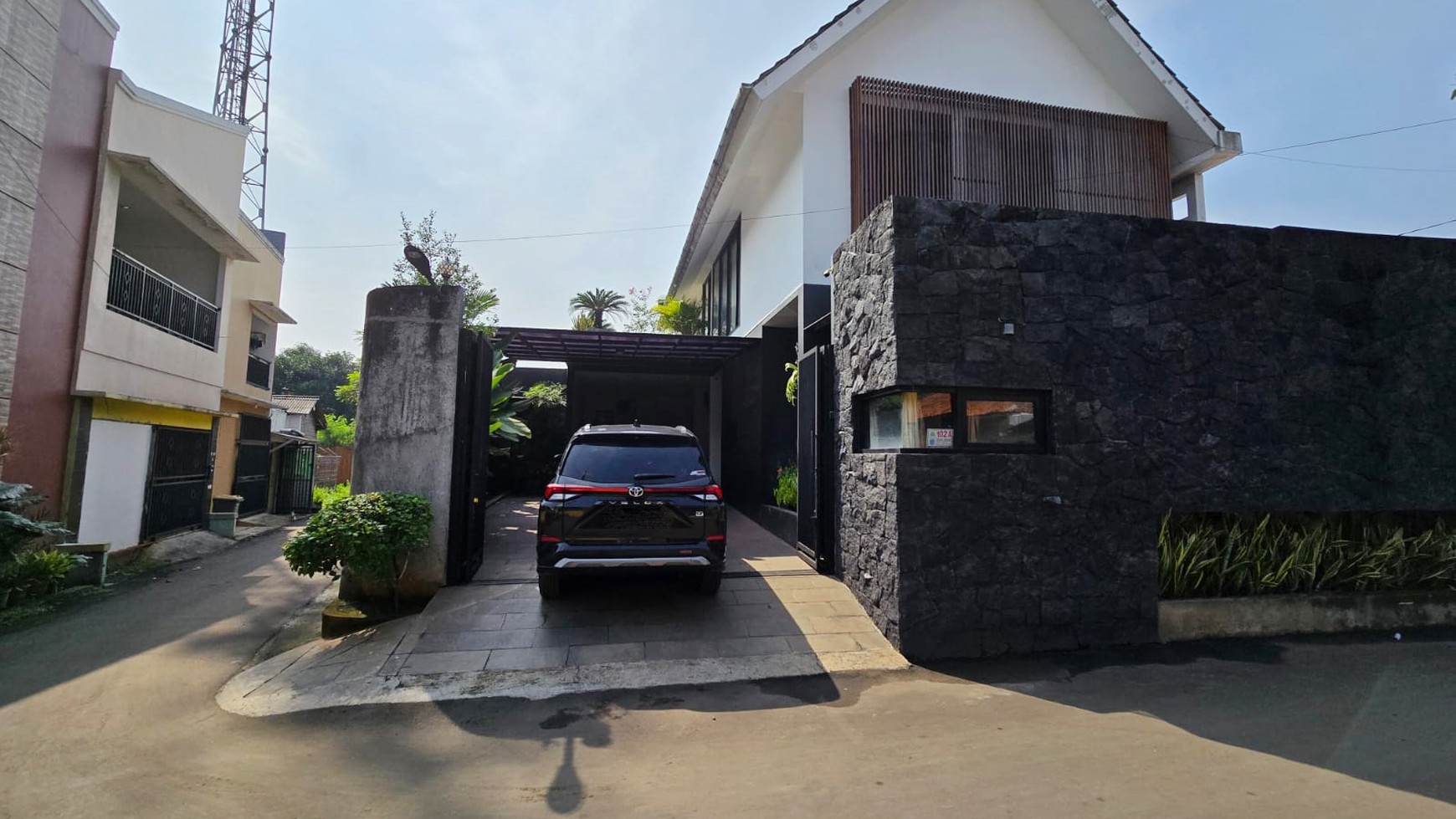 Rumah Hoek, Luas Besar dan mewah di Pondok Aren, Bintaro Jaya