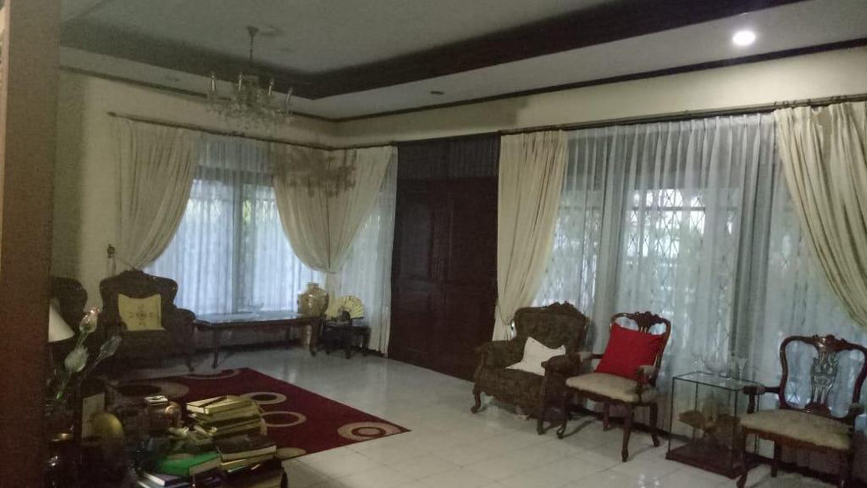 Rumah Asri di Komplek Perumahan di Wilayah Jakarta Selatan 