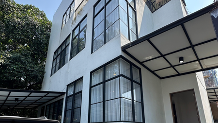 Rumah Modern Minimalis di Cilandak, Jakarta Selatan