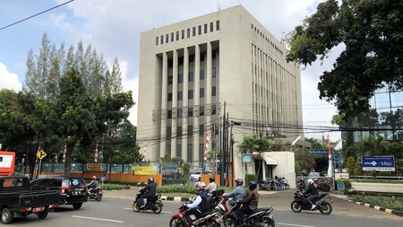 Disewakan Gedung Kantor 8 lantai Strategis Jl Kebon Sirih Raya