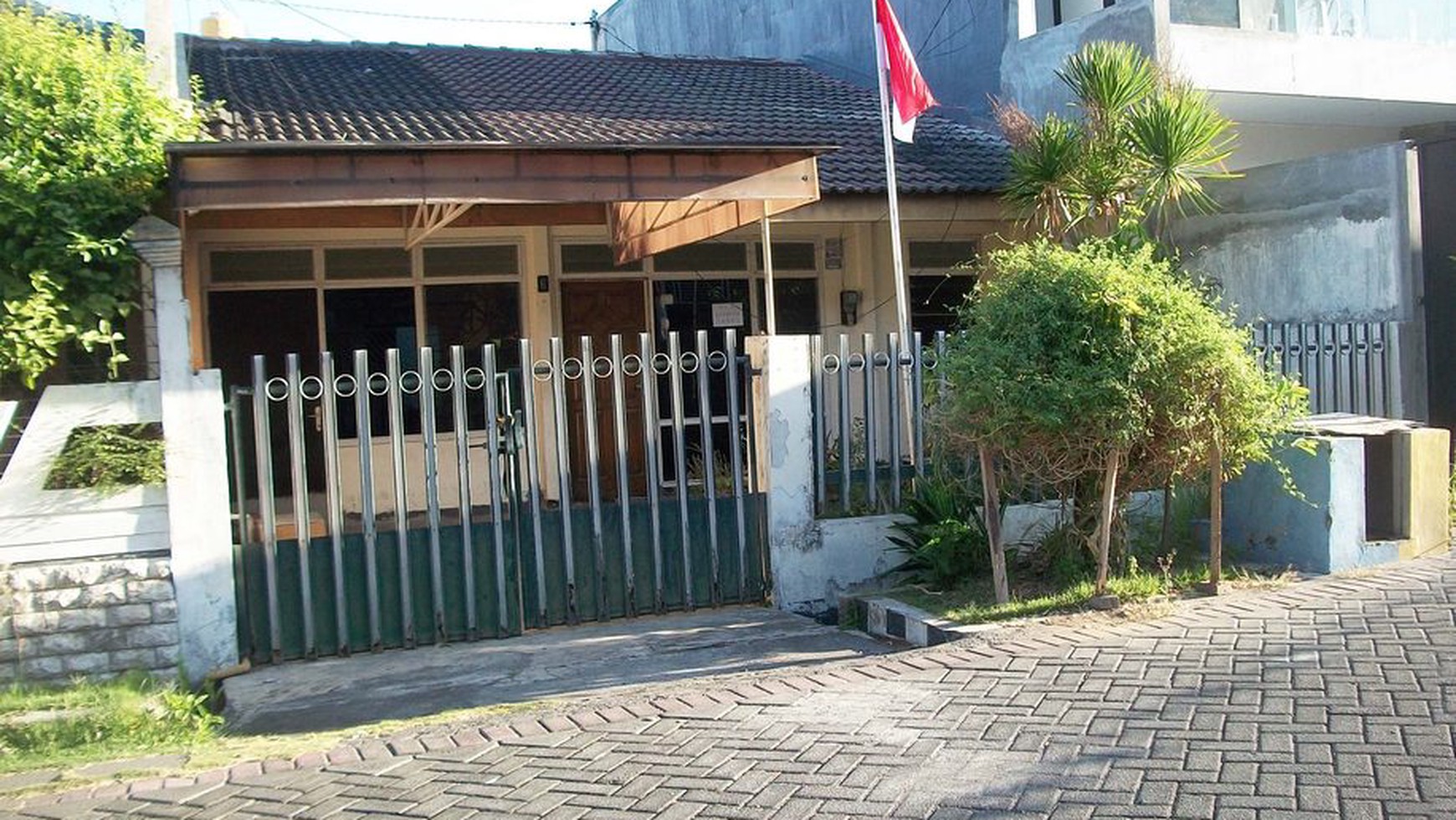 Rumah HITUNG TANAH !!! di Manyar Jaya Surabaya Timur, Luas 8 x 22 m2, SHM, Hadap Utara