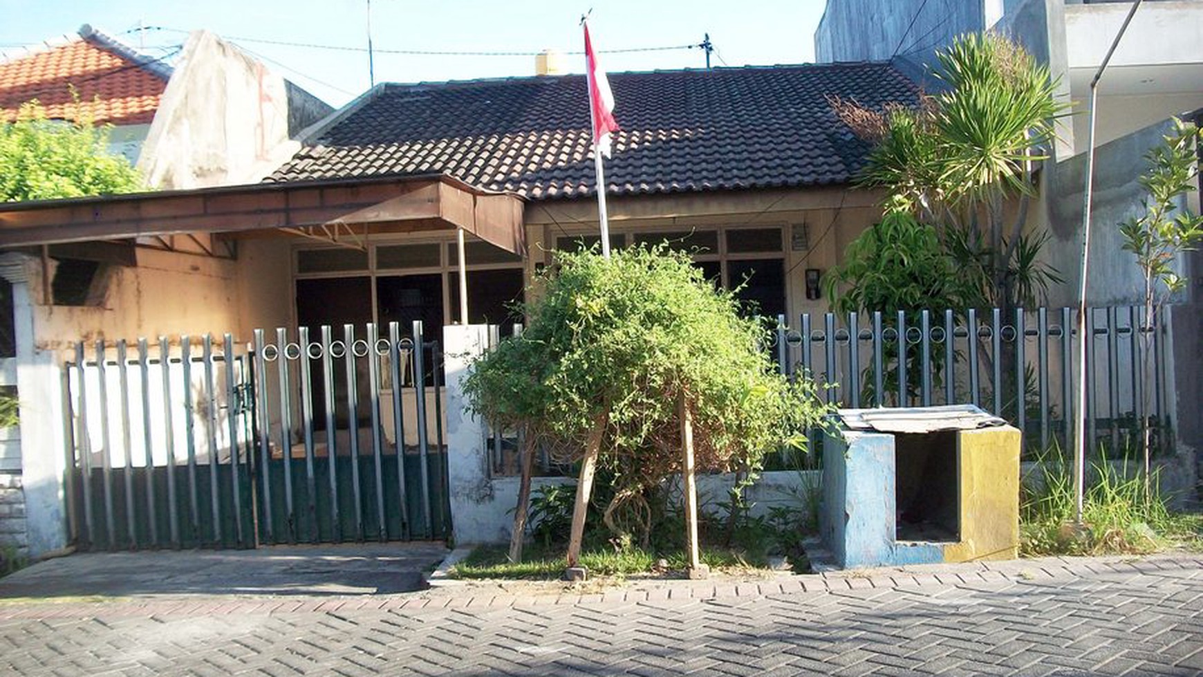 Rumah HITUNG TANAH !!! di Manyar Jaya Surabaya Timur, Luas 8 x 22 m2, SHM, Hadap Utara