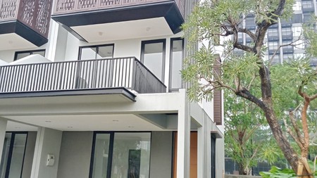 Rumah Brand New 3 lantai Botany Hills Fatmawati Jakarta Selatan