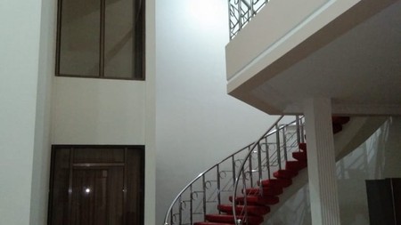 Jual Rumah siap huni, semi furnish, terawat Surabaya Timur
