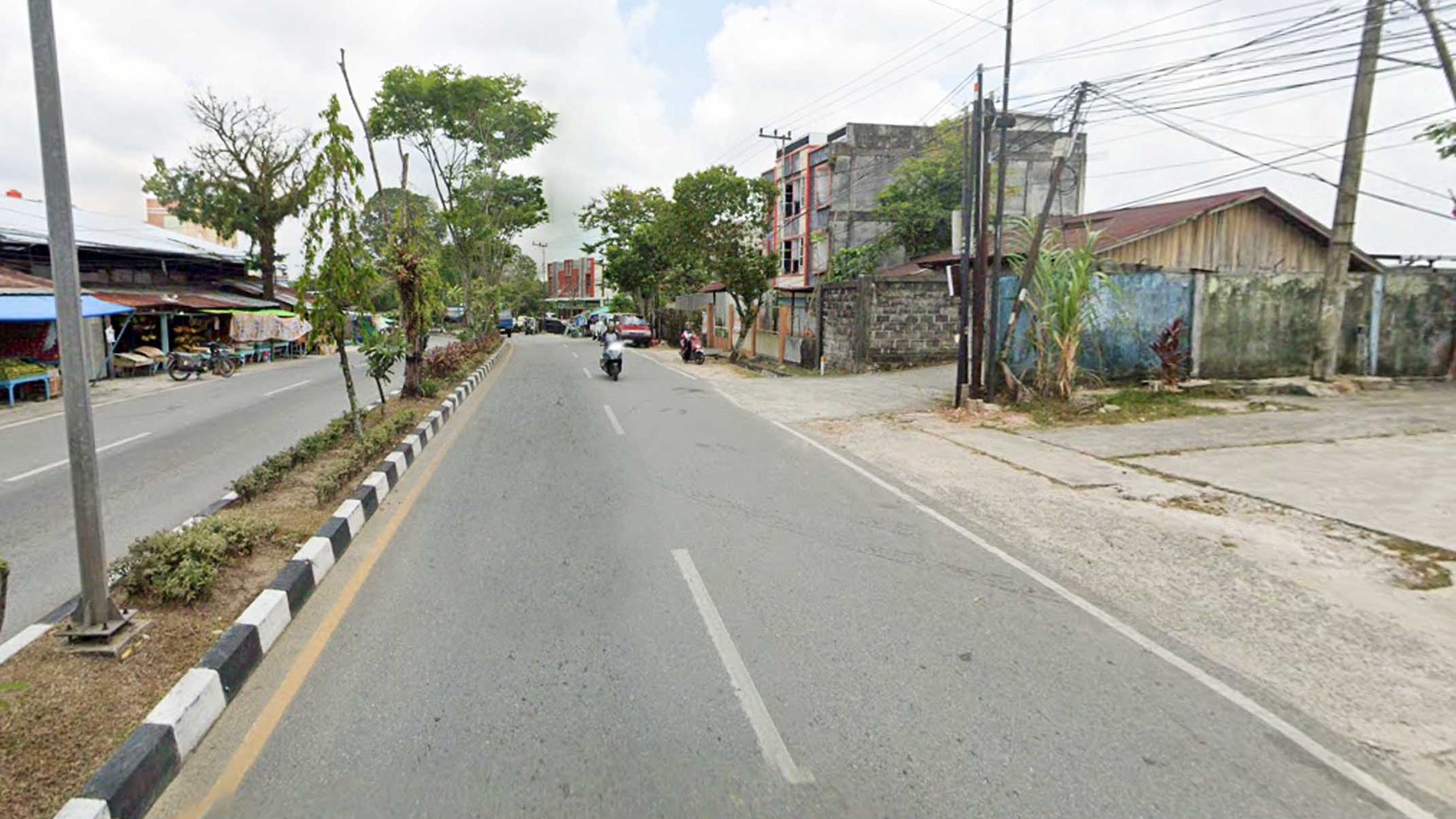 Gudang di Jl. MT. Haryono Batu Ampar Balikpapan, Nol Jalan Raya, Lokasi Padat - CT -