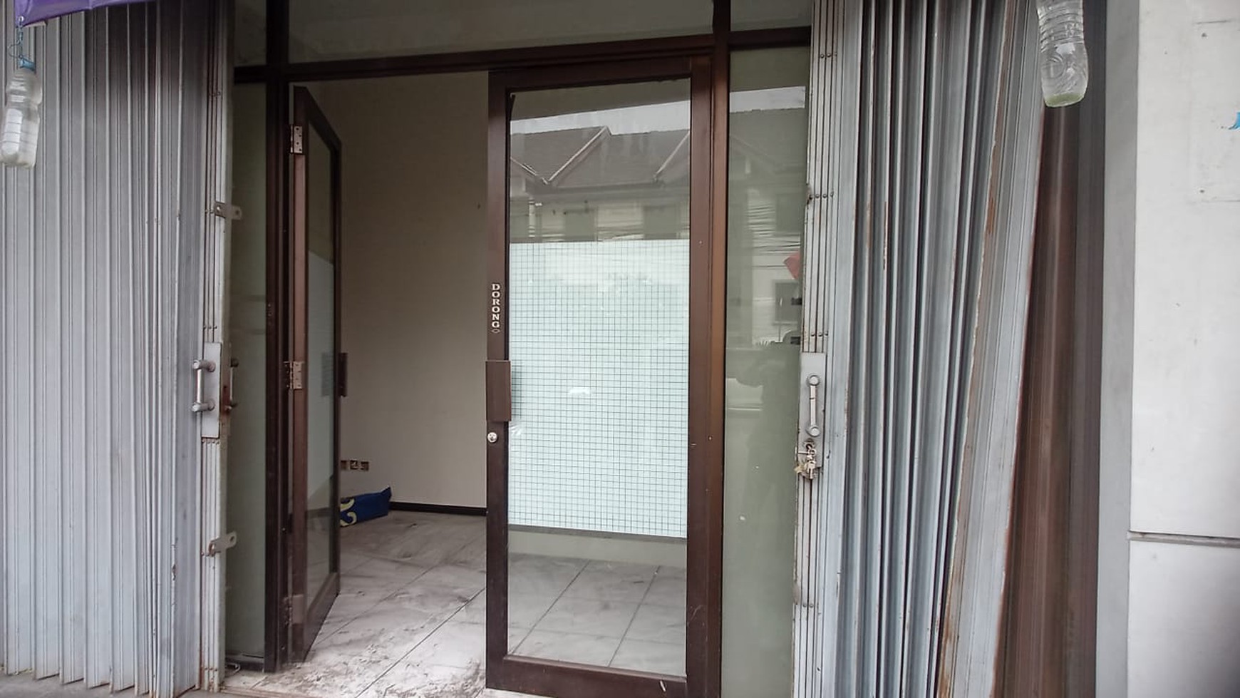 Dijual Ruko 3 Lantai Siap Pakai dan Lokasi Strategis @Pondok Ranji