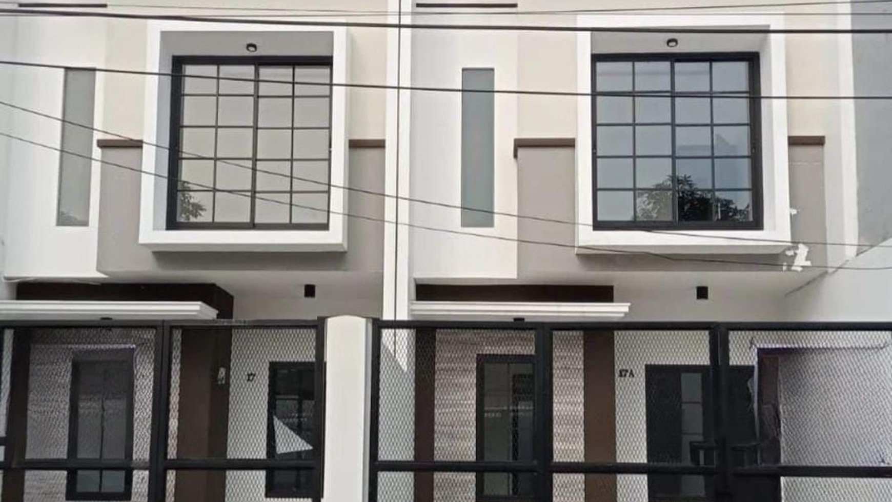 Dijual Rumah Rungkut Asri Surabaya Timur - Minimalis modern 2 Lantai - Row Jalan LEBAR 3 Mobil