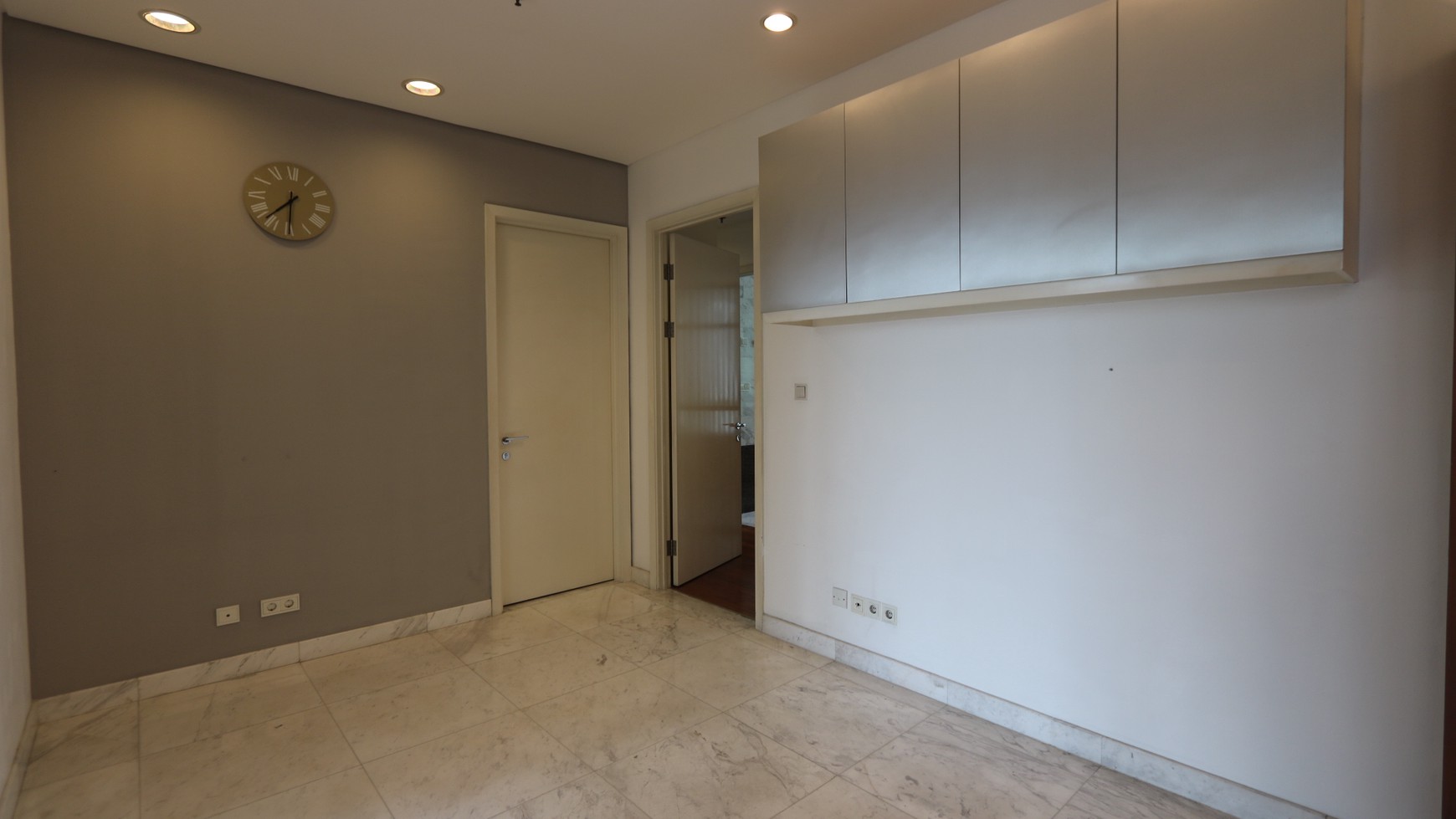 DIJUAL APARTEMEN THE PEAK SUDIRMAN 3 BR 232 m2 / FOR SALE The Peak Apartment 