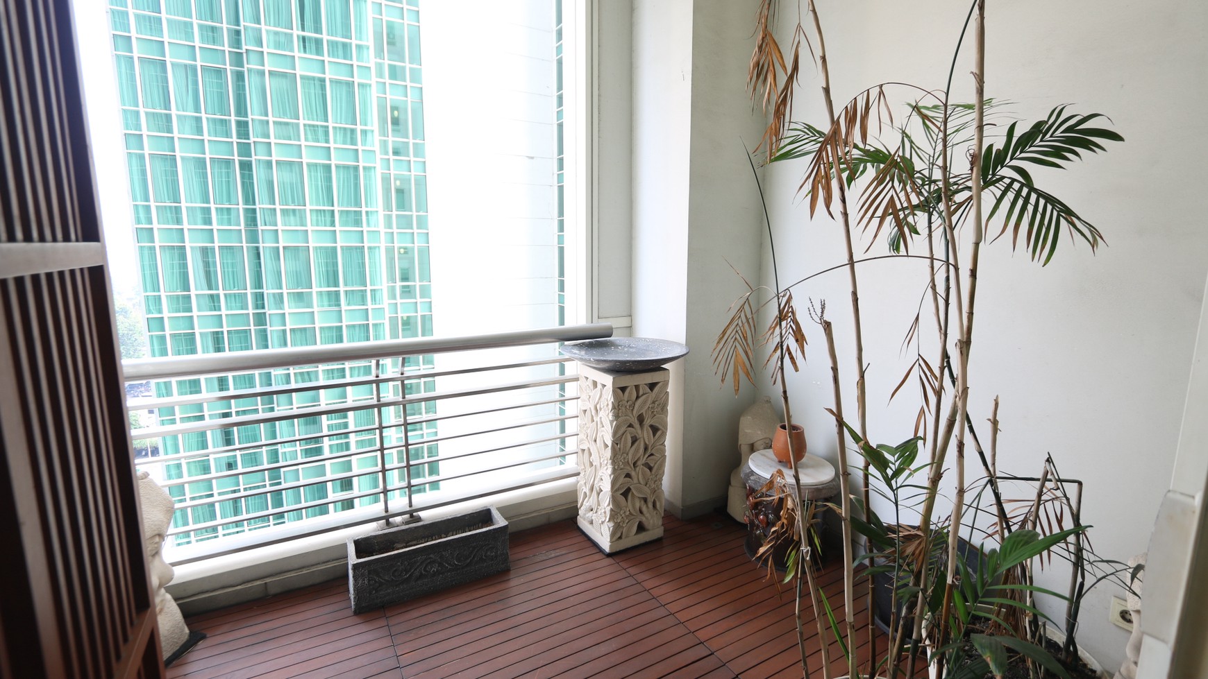 DIJUAL APARTEMEN THE PEAK SUDIRMAN 3 BR 232 m2 / FOR SALE The Peak Apartment 