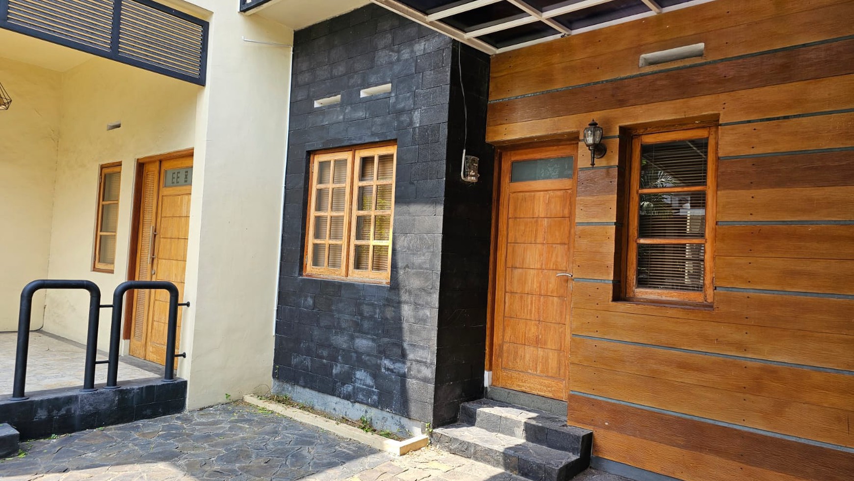 1757. Dijual Rumah di Perumahan Bukit Randu Agung Indah