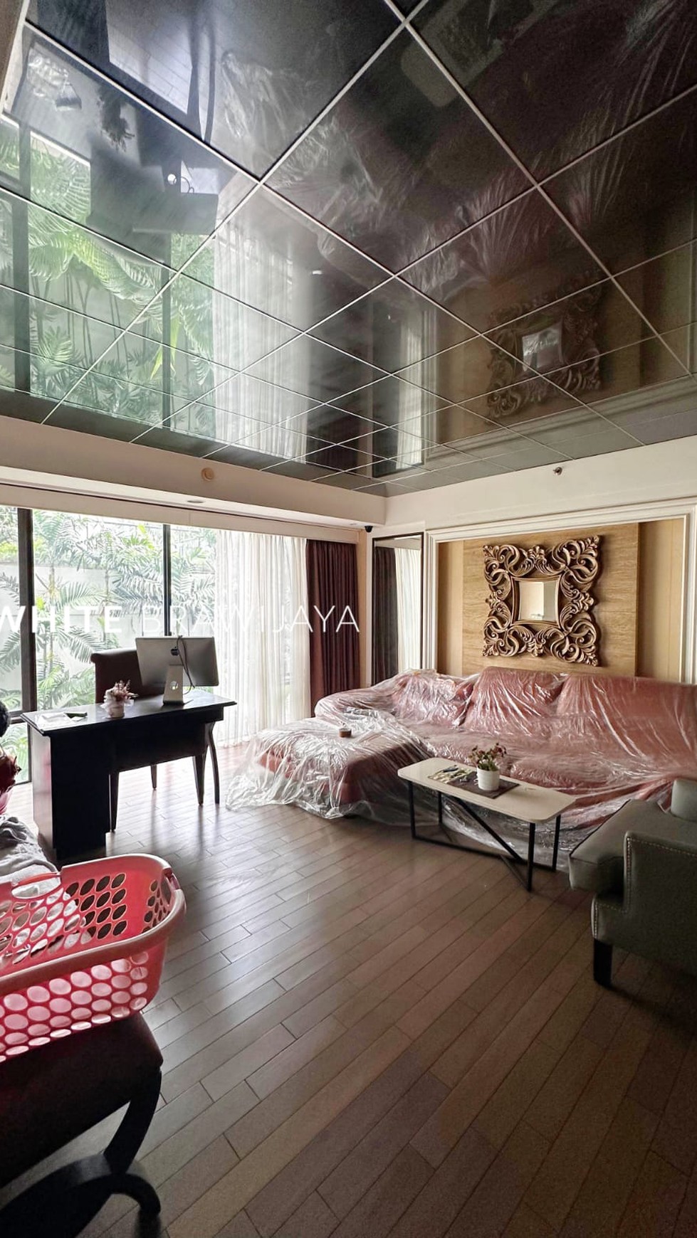 Verde Apartment Kuningan Semi Furnished Low Floor