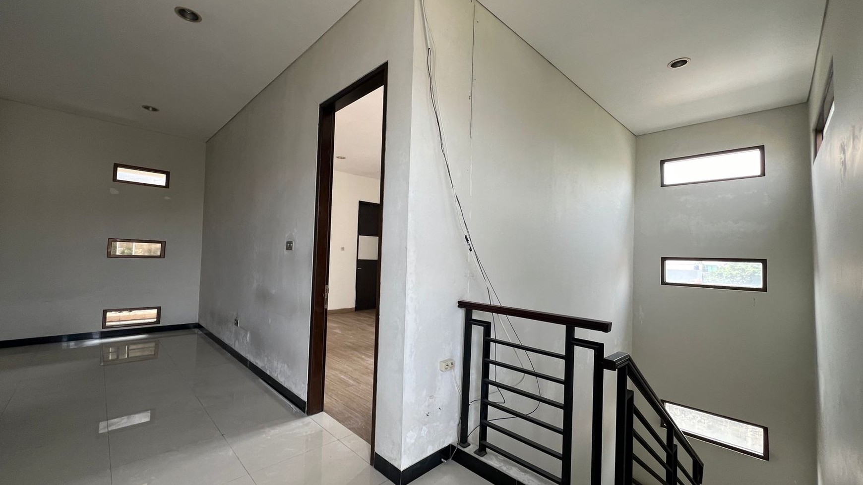 Disewa Rumah townhouse untuk tinggal atau kantor lokasi pejaten barat kemang 