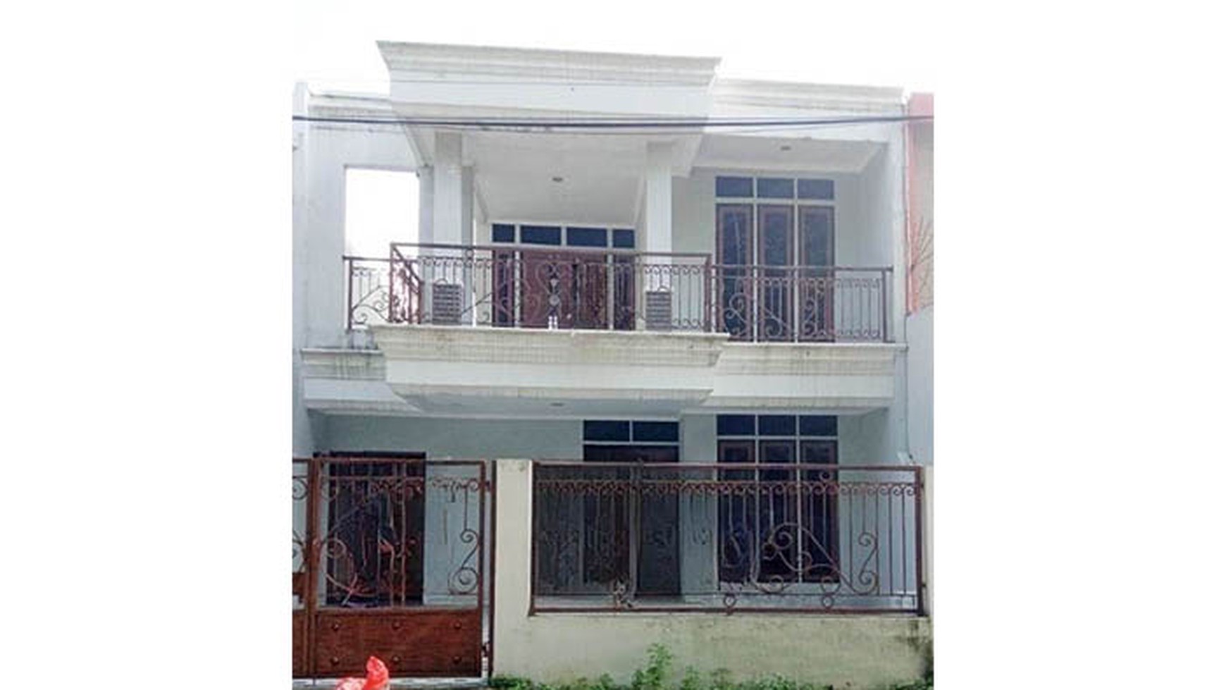 Rumah Taman Modern Jl Bougenville, Cakung Jakarta Timur