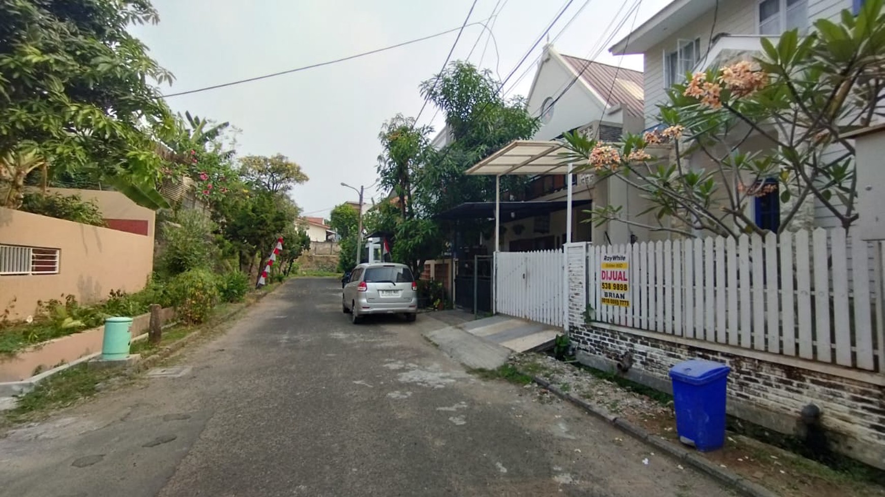 jual cepat rumah idaman rapih strategis dekat Binus School BSD Serpong Park Boulevard Tangerang Selatan