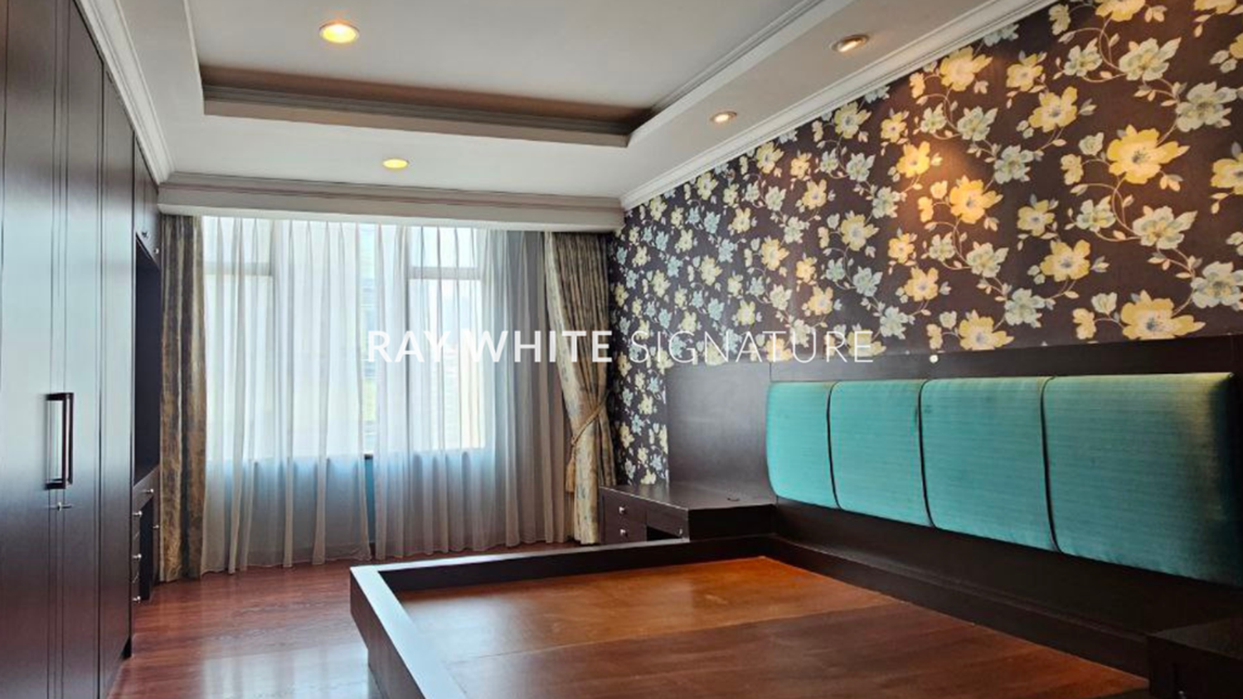 Disewakan Apartemen Istana Sahid 2+1 BR Lokasi Sudirman