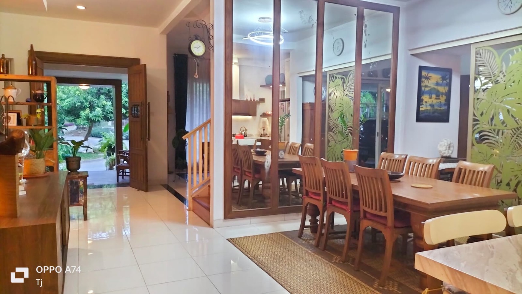 Rumah Cantik Siap Huni dengan Desain Modern Tropical @Bintaro