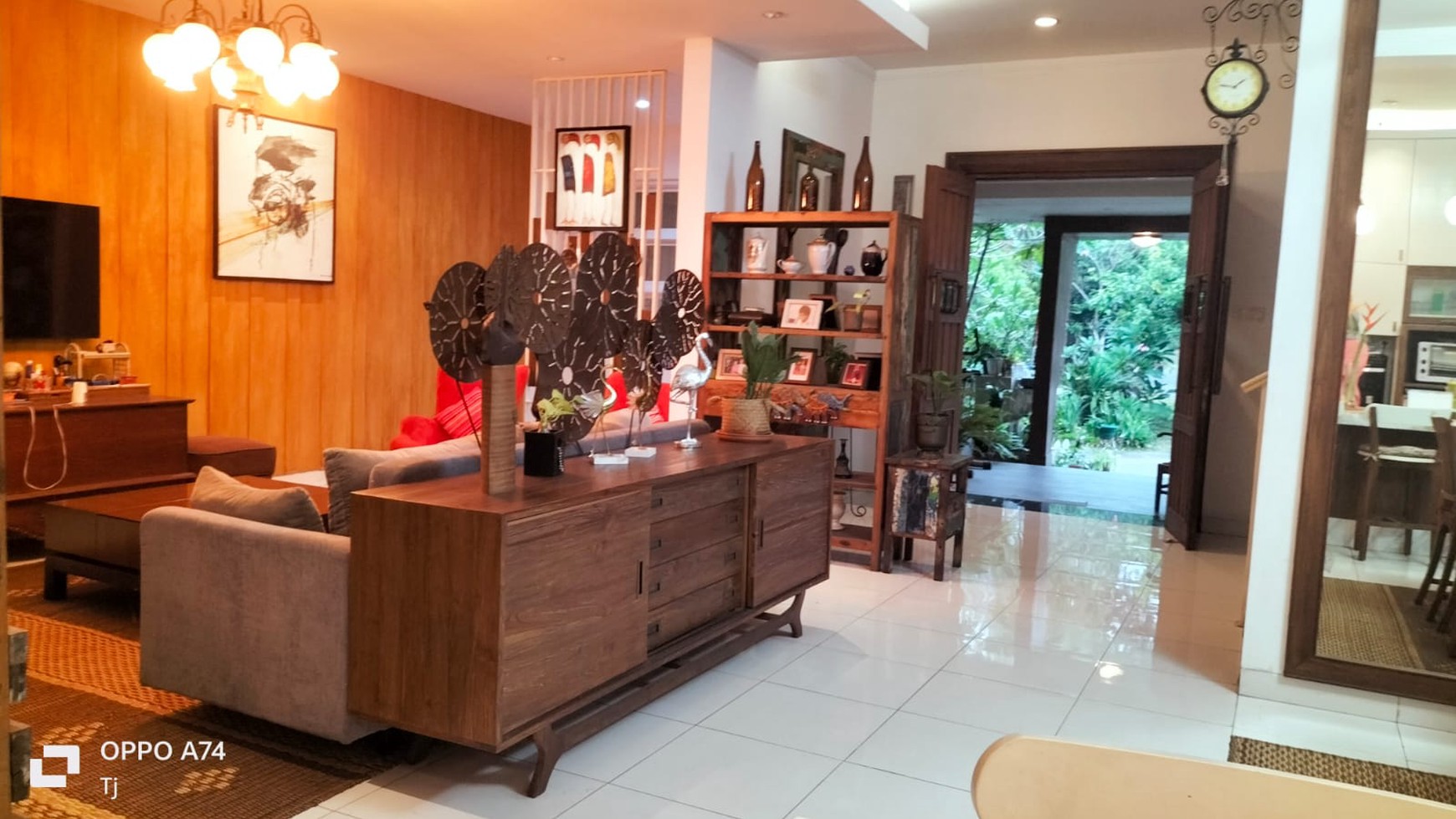 Rumah Cantik Siap Huni dengan Desain Modern Tropical @Bintaro