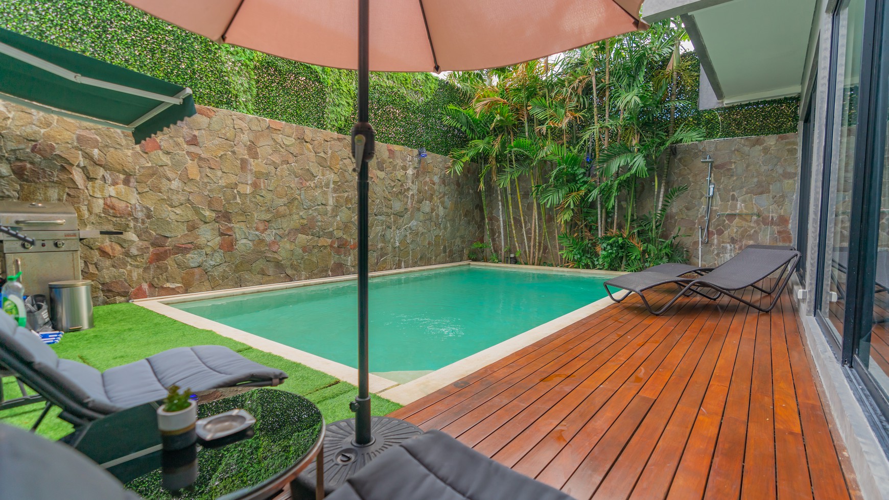 Leasehold - Luxury villa in Semer Kerobokan nearby Canggu Bali