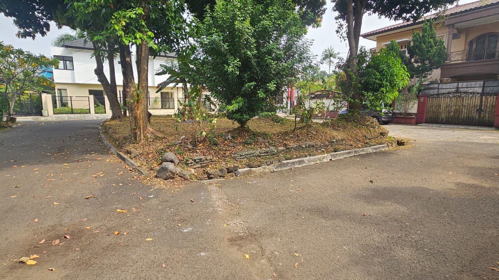 Rumah hitung tanah dalam komplek aman dan asri  Cilandak , Jakarta Selatan