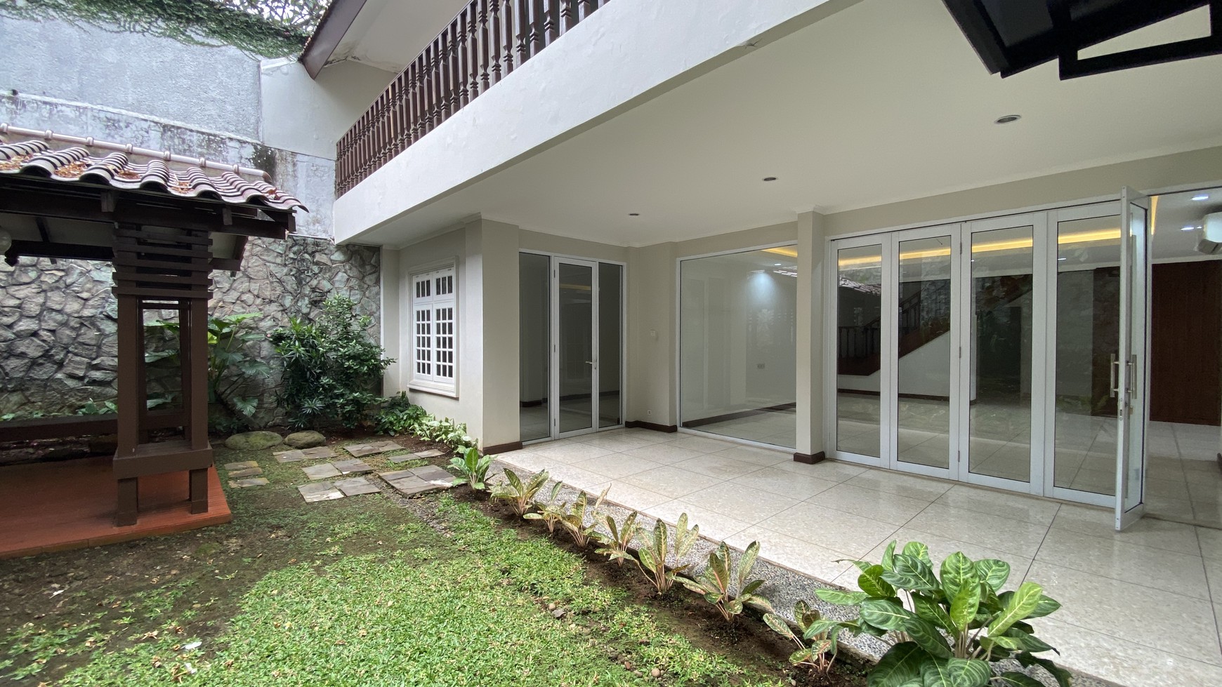 Rumah cocok untuk kantor di lokasi terbaik di menteng, jakarta pusat