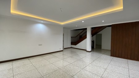 Rumah cocok untuk kantor di lokasi terbaik di menteng, jakarta pusat