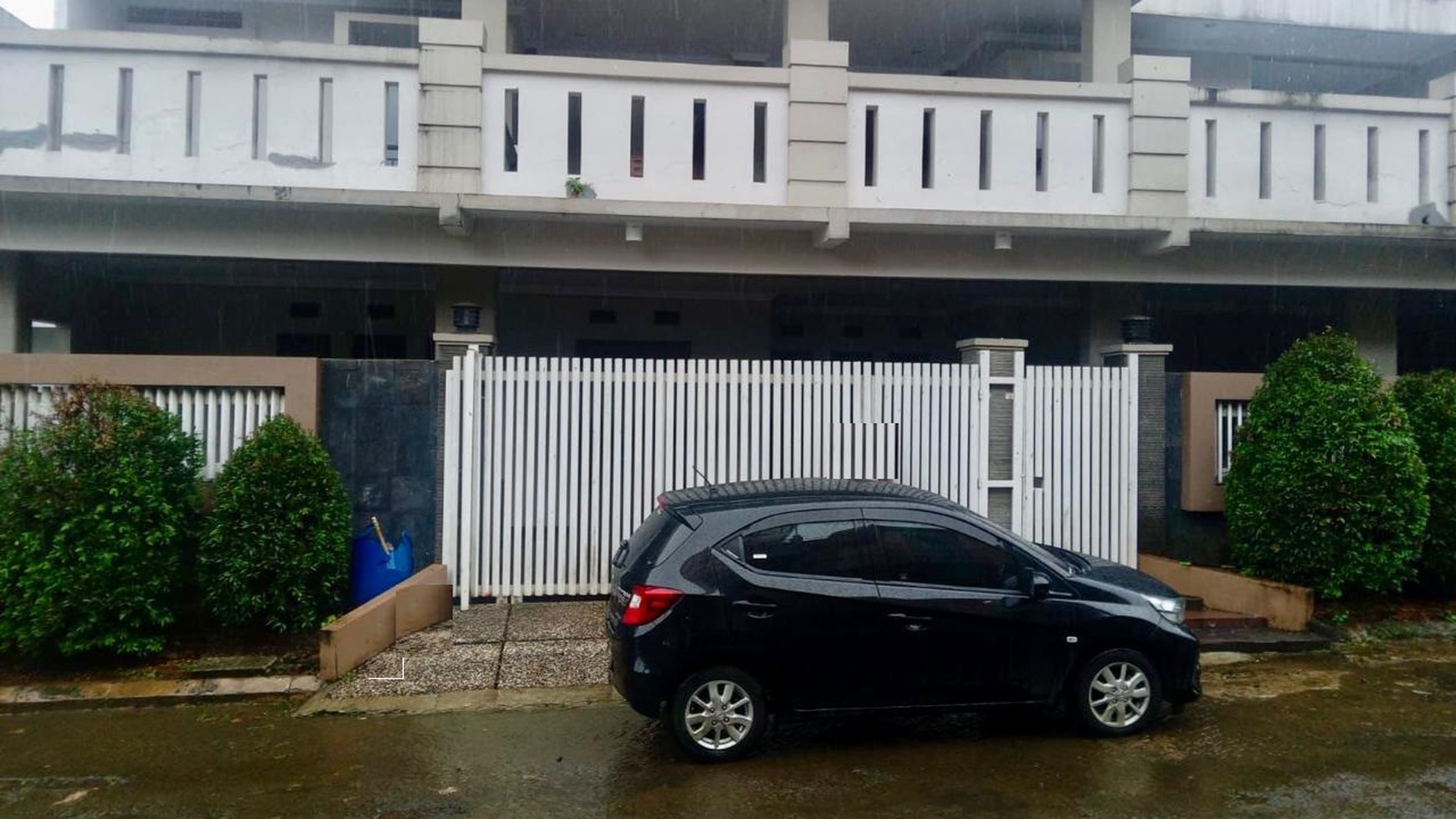 Rumah luas, 2 lantai, siap huni, kemanan 24 jam di Bogor