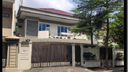 Dijual Rumah 2 Lantai di Puri Indah Lokasi Strategis.