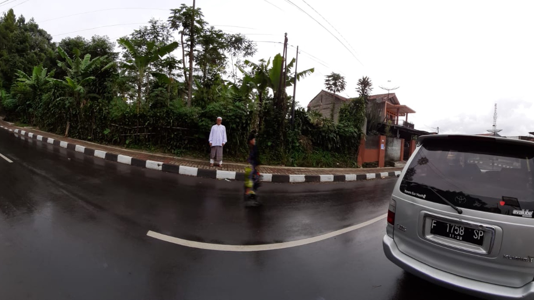 Tanah Luas Ds Karamat, Sukabumi