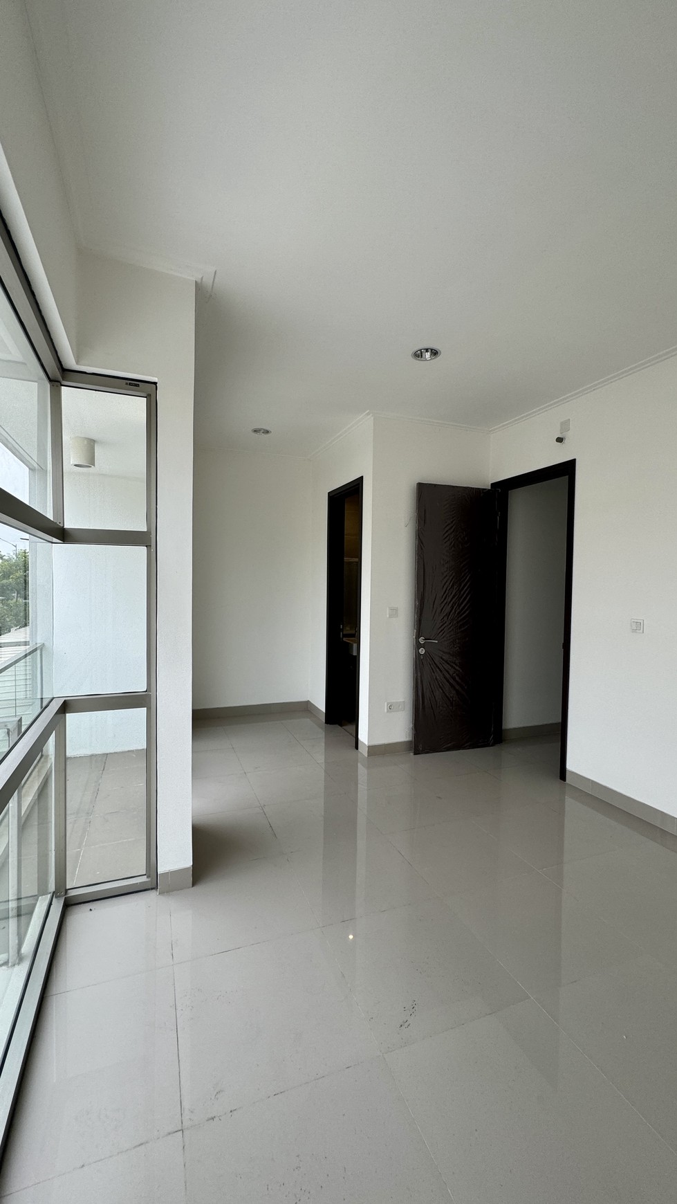 Dijual Rumah di Cluster Tampa Pik2