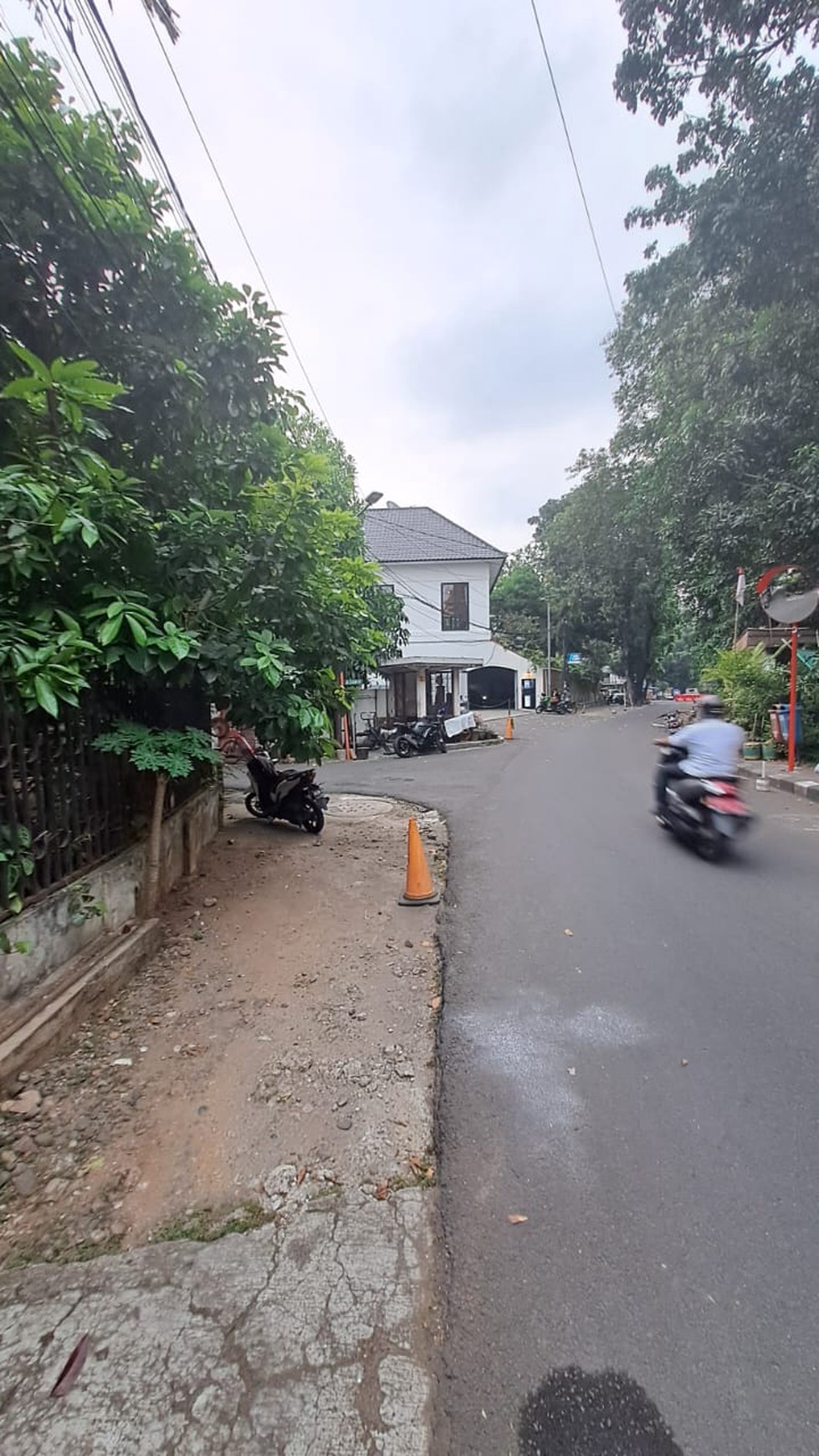 Rumah Hitung Tanah Area Cipete