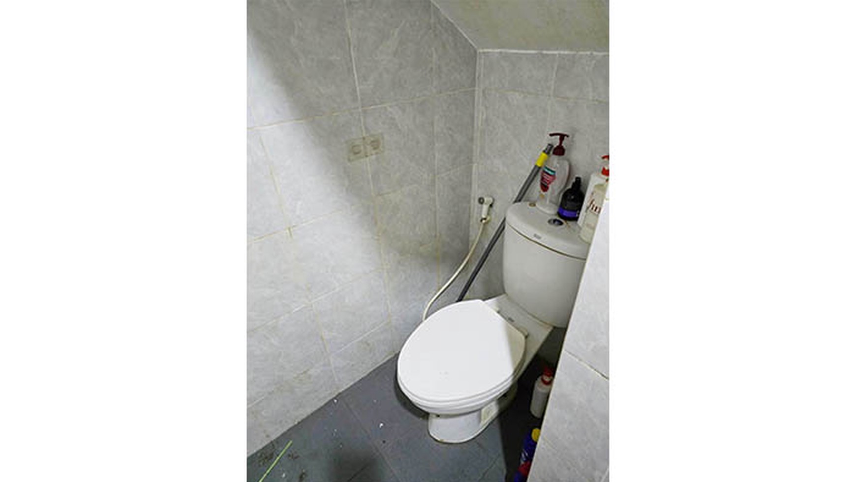 Rumah Hitung Tanah Area Cipete