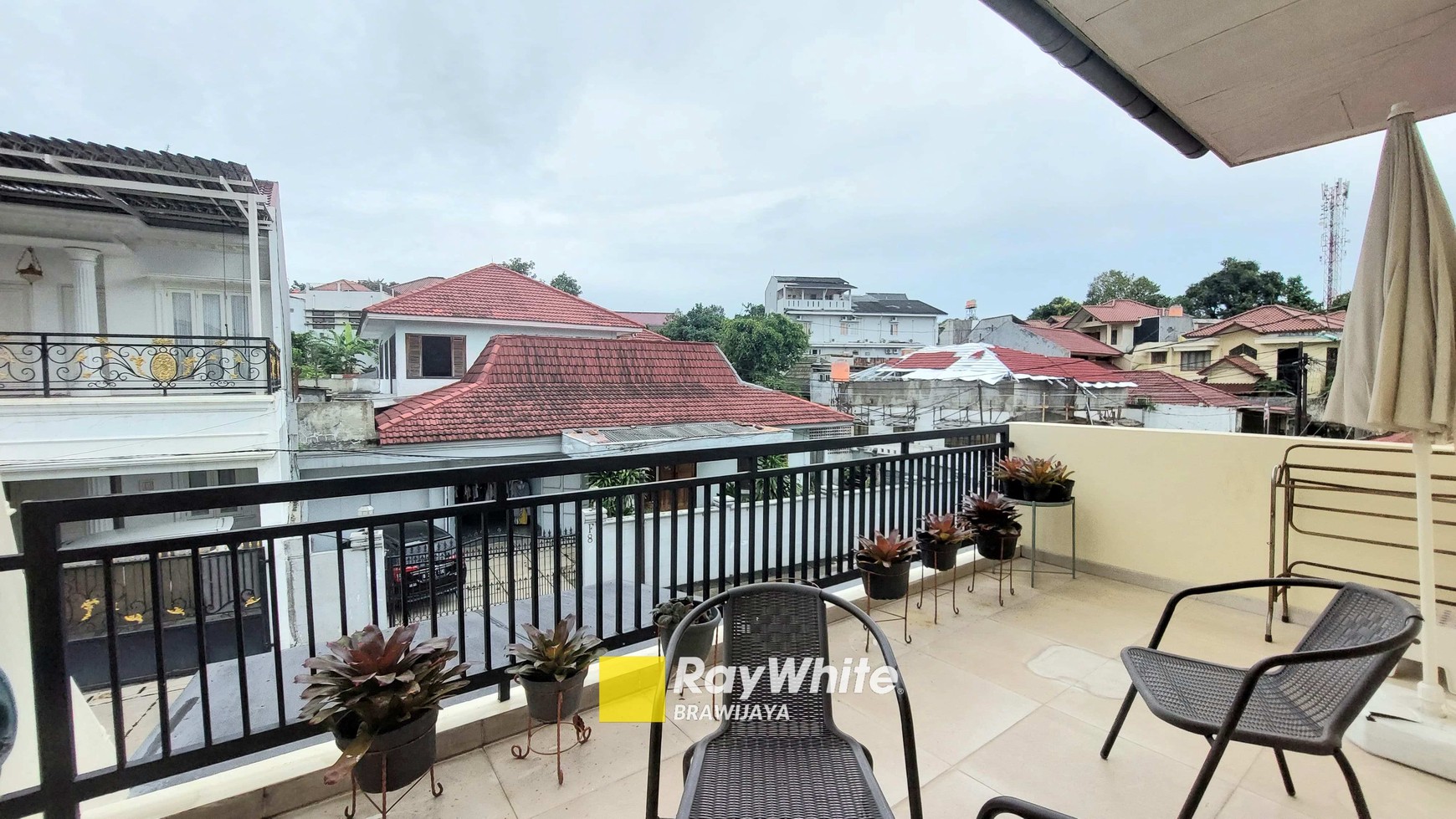 Rumah di Kompleks Jati Padang Baru, Pasar Minggu, 10 menit ke Tol 