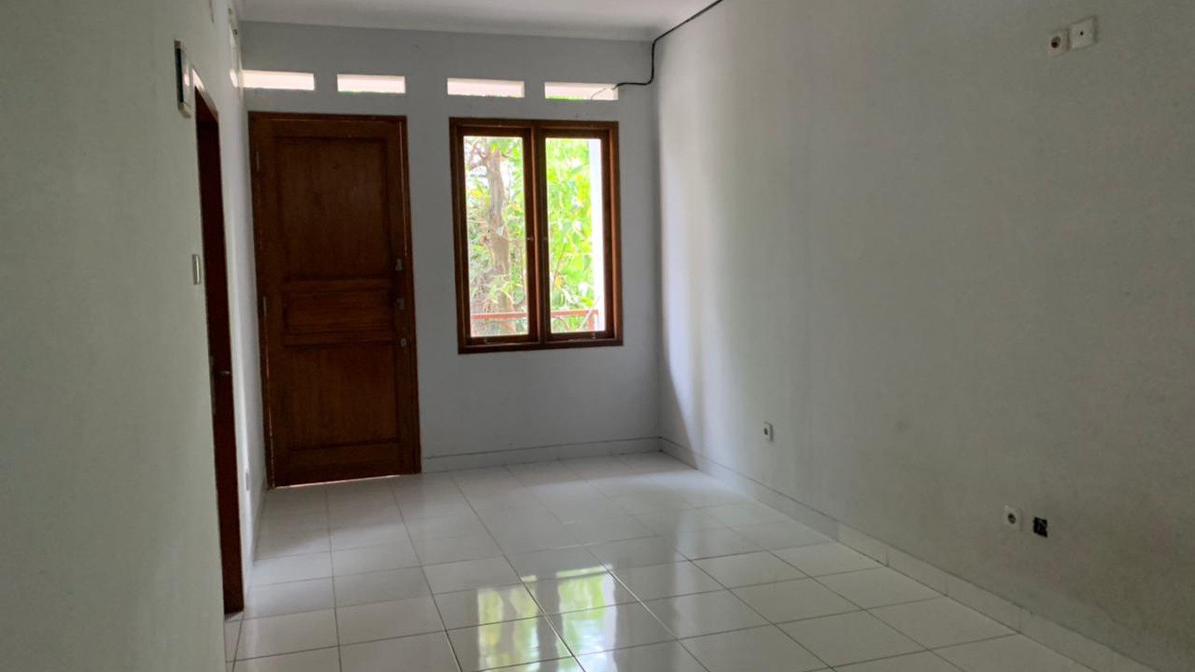 Dijual Rumah di Griya Aviva Townhouse Ciputat selangkah ke bintaro