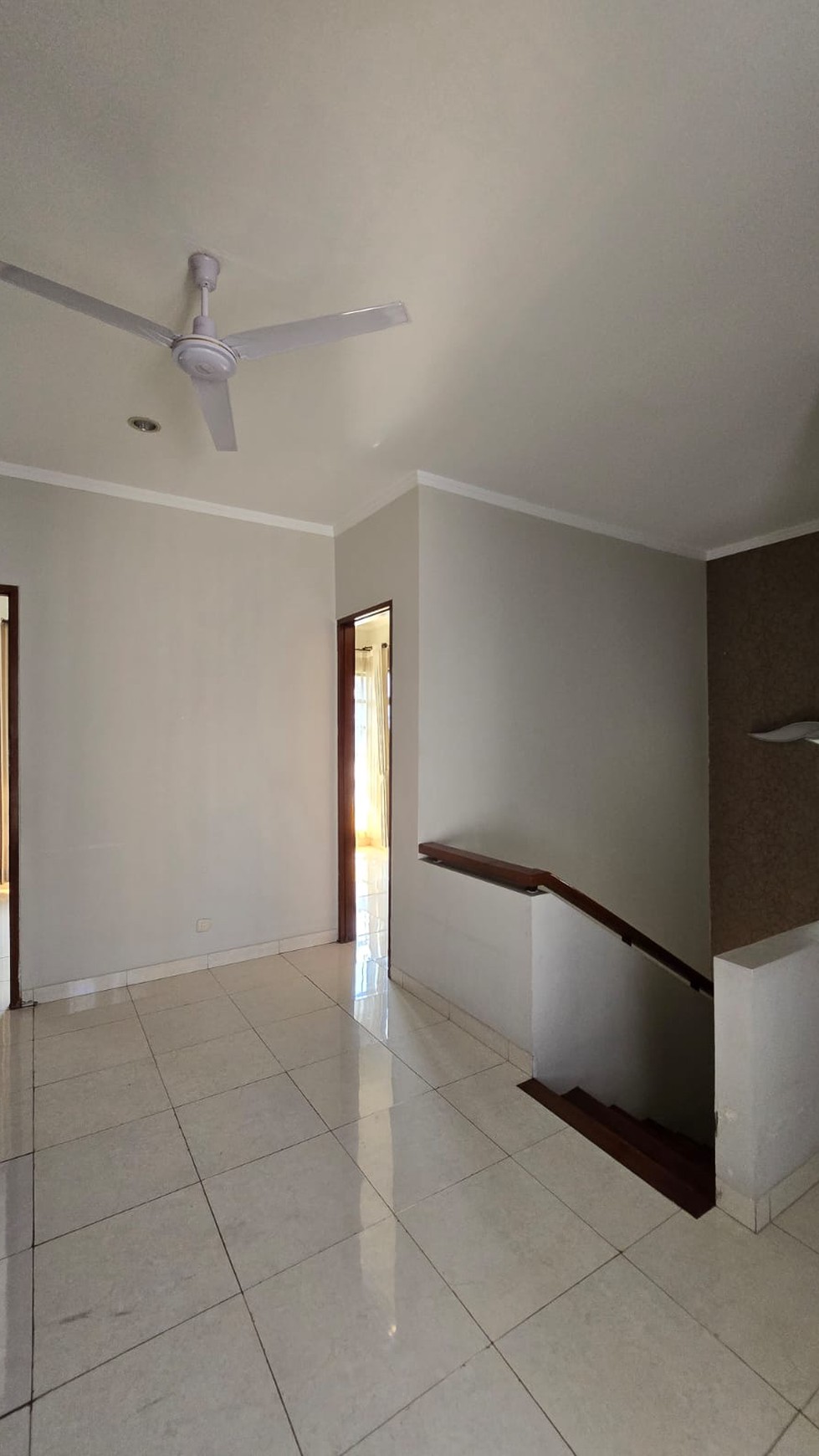 Rumah Bagus Di Cluster Emerald Residence Bintaro Sektor 9