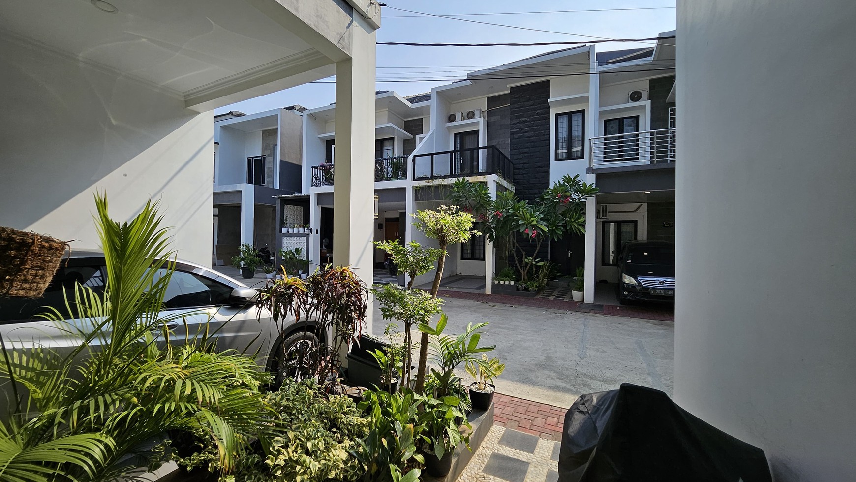 Rumah modern minimalis 2 lantai dekat Summarecon Crown Gading, Bekasi