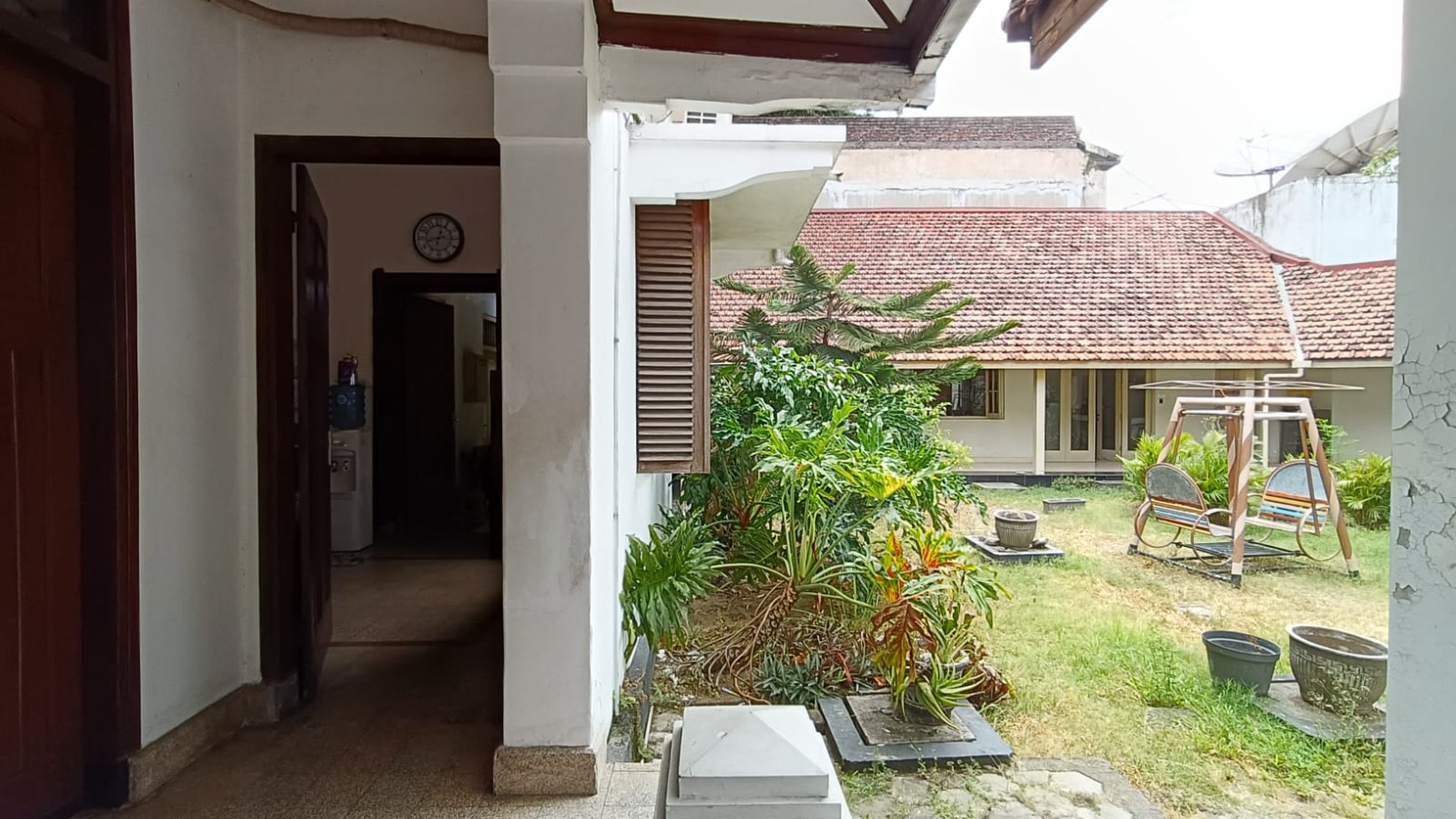 Dutch Herritage House nol jalan raya Darmo Surabaya Strategis