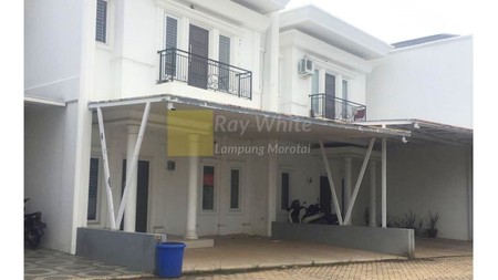Rumah Raffles Residence View Kolam Renang